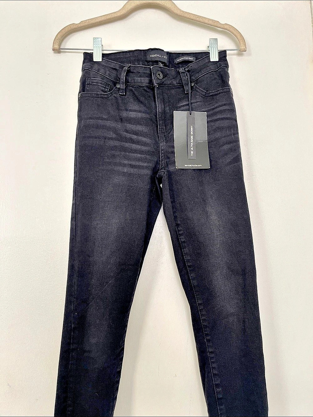 Kendall + Kylie The Ultra Babe Skinny Jeans Black Waist 26 NWT